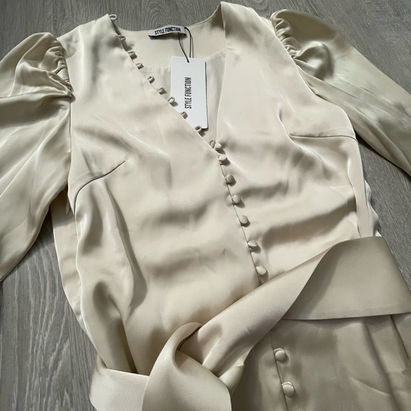 STYLE FUNCTION Apricot Dress - Picture 2 of 11